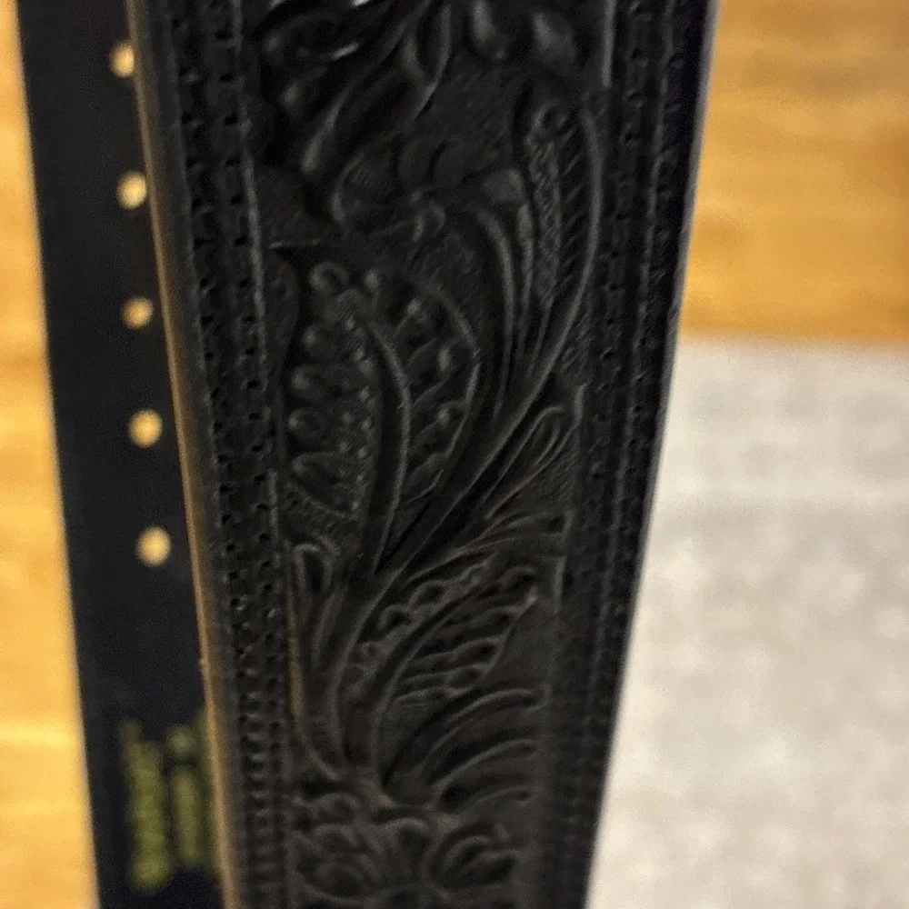 Ariat Mens Leather Floral Embossed Longhorn Black Silver Belt A1043201 32 NWOT